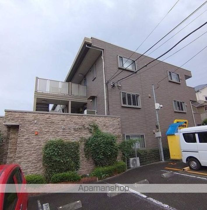 ルミエール鷺沼の外観