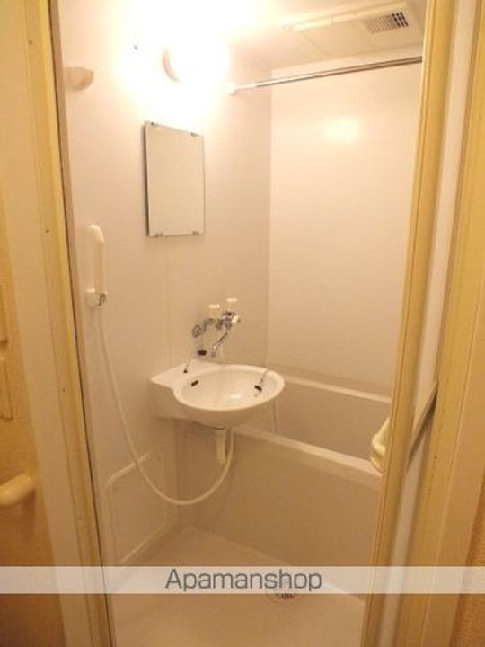 レオパレスリトルガーデンの風呂