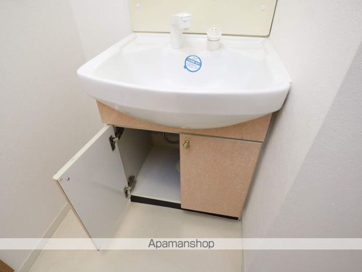 愛知県名古屋市千種区今池3丁目の賃貸マンションの内装