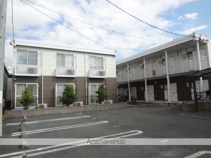 レオパレストルネードの外観