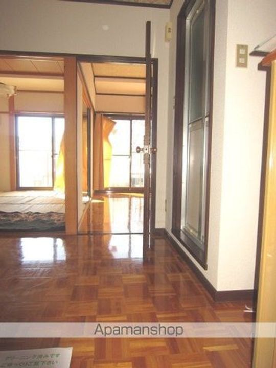 長野県長野市青木島1丁目の賃貸マンションの玄関