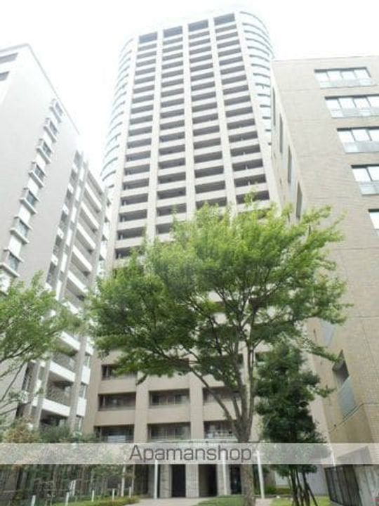 コアマンション大手門タワーの外観