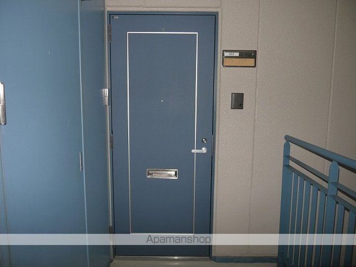 長野県松本市村井町南3丁目の賃貸マンションの玄関