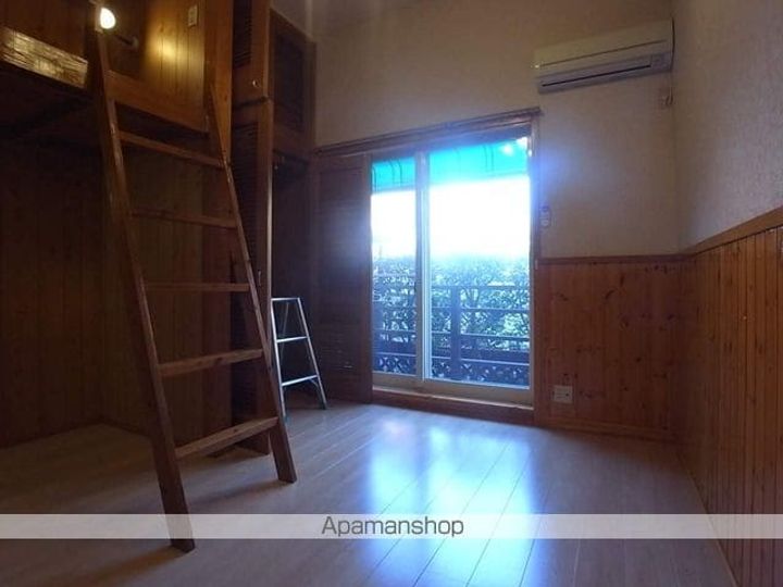 コートビレッジ桜ヶ丘PARTⅡの居間