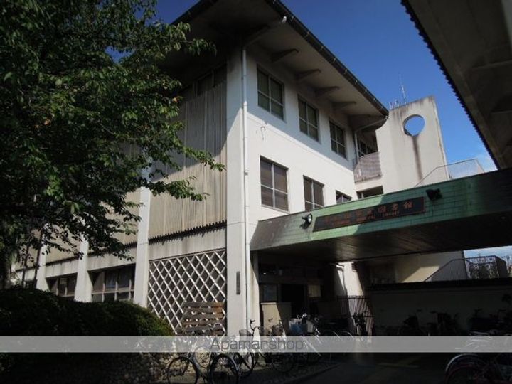 エステートハイツの周辺