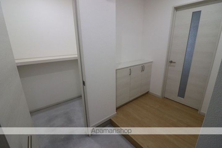 北海道勇払郡厚真町京町の賃貸アパートの玄関