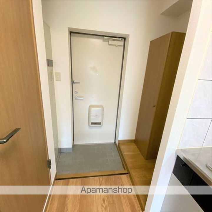 スペースアークヒル206の玄関