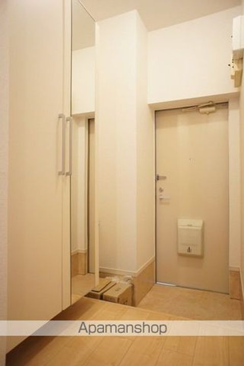 ジュネス ドミールの玄関