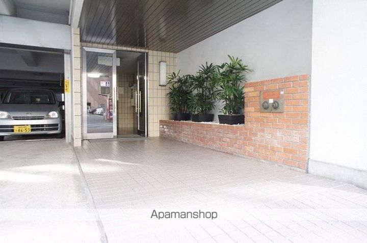 イースト博多の外観