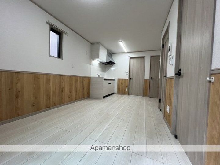 エコノ高松の居間