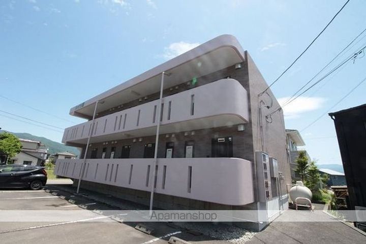 ハイツ原202の外観