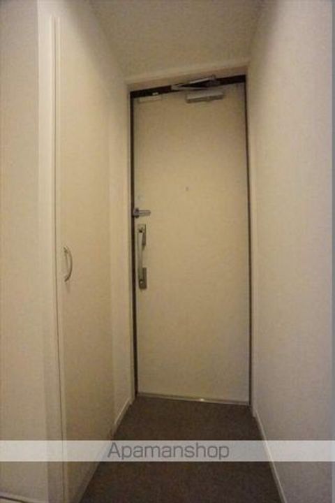 リブリ・太閤201の玄関