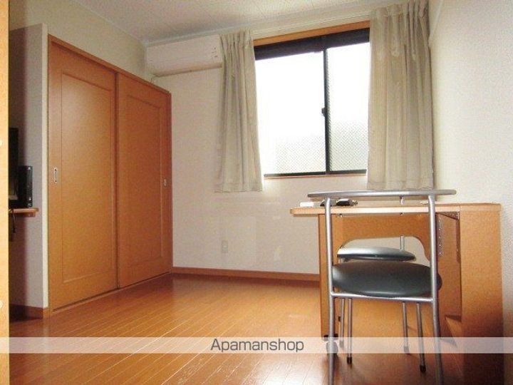 レオパレスクレスセント107の居間