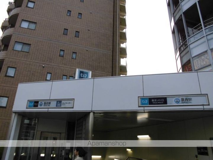 パークハウス東中野リヴゴーシュの周辺