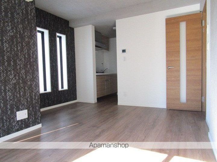 東京都杉並区高円寺南2丁目の賃貸マンションの居間