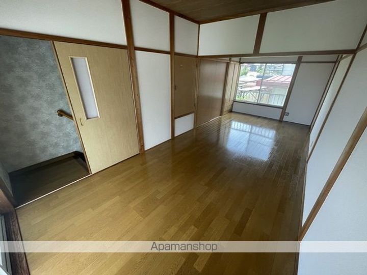 スカイハイツ赤坂A棟A110の居間