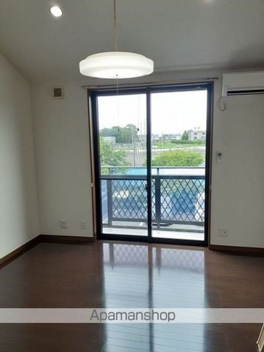 サンハイツ長者ヶ台Bの居間