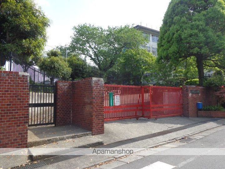 東京都八王子市下恩方町の賃貸アパートの周辺