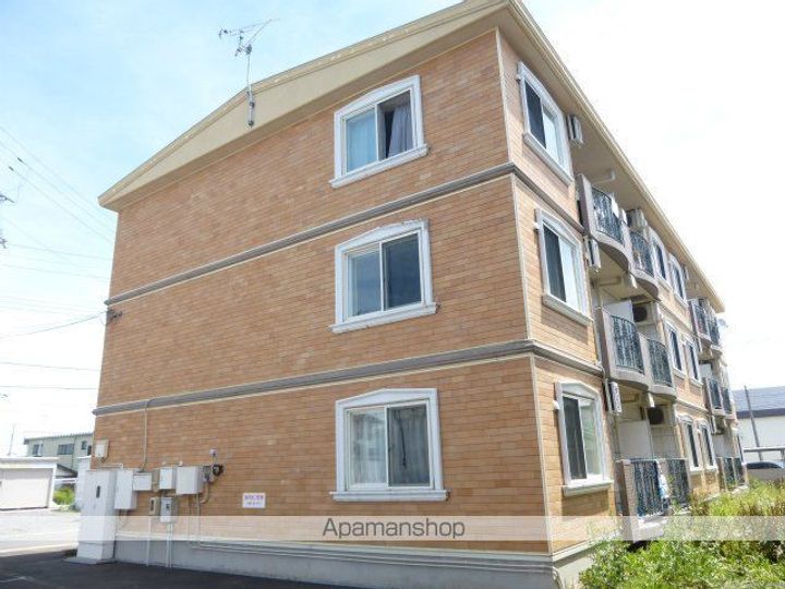 山形県米沢市成島町1丁目の賃貸マンションの外観