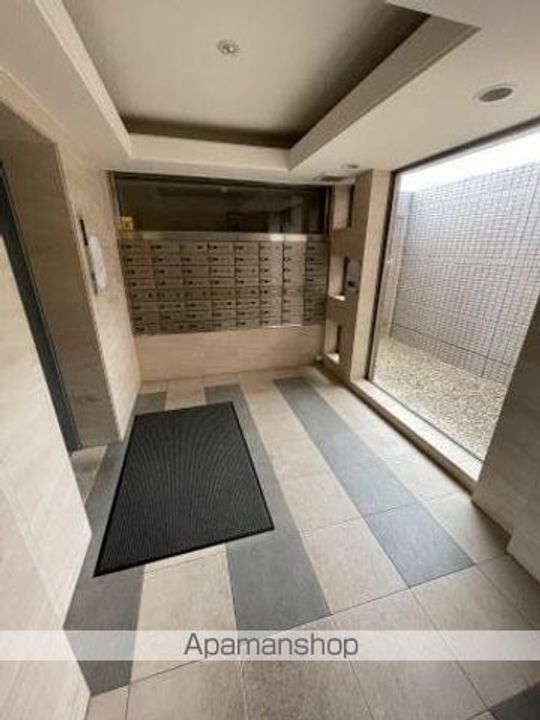 ファーストクラス中央インターの外観