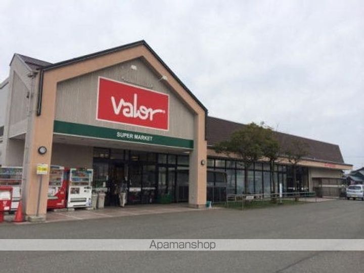 フェリーチェの周辺