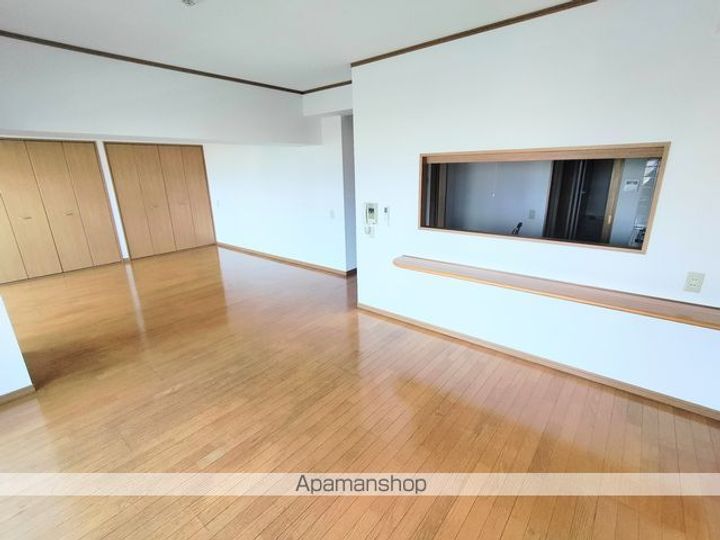 長野県長野市大字栗田の賃貸マンションの居間