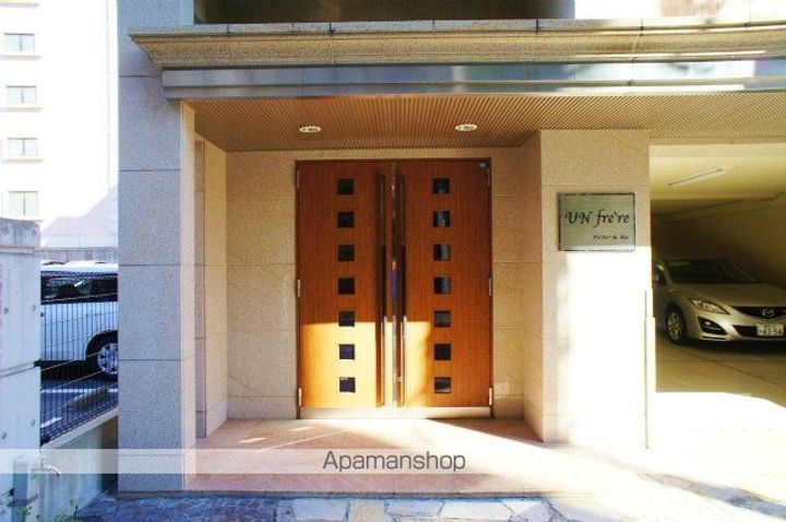 アンフレール川上の外観