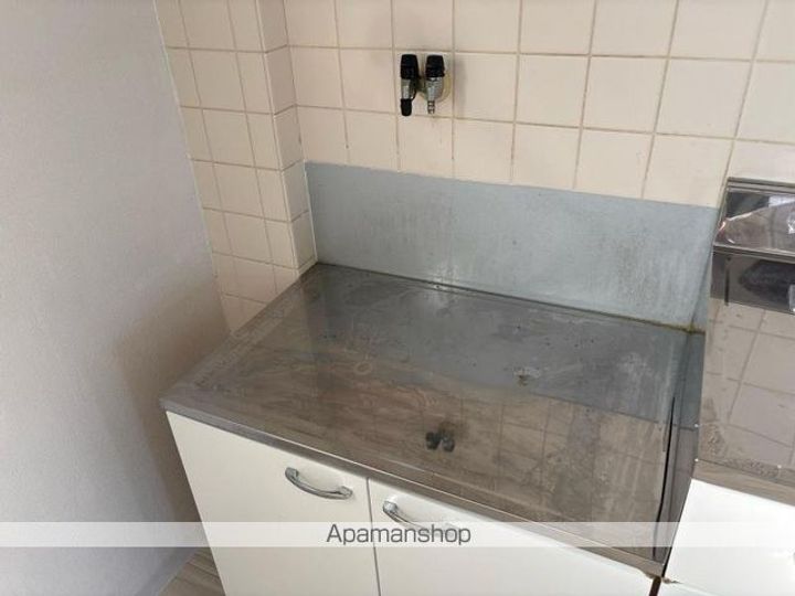 香川県高松市香川町川東下の賃貸アパートの内装