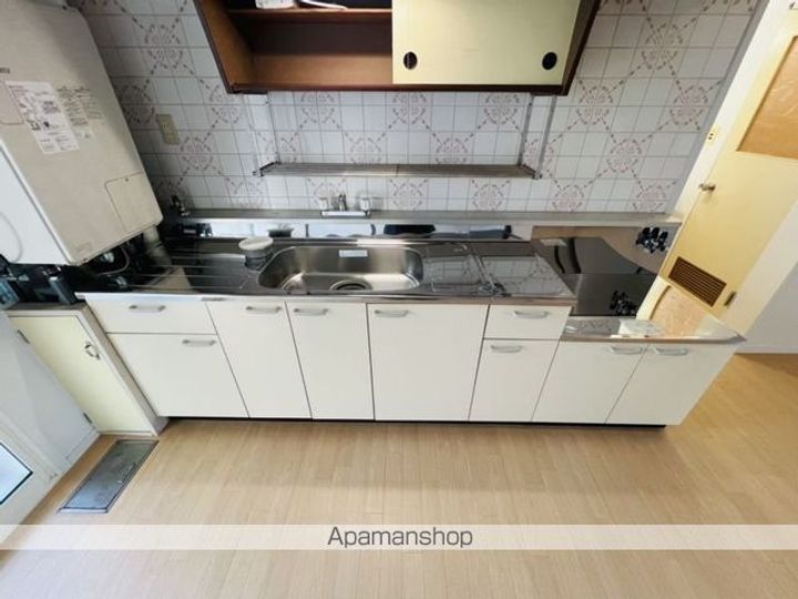 ヴィラナリー函館3号棟(ヴィラナリーハコダテサンゴウトウ)101のキッチン