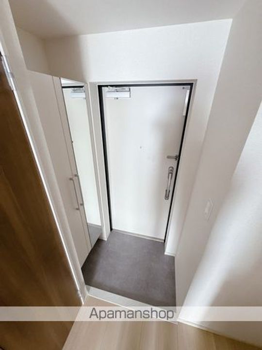 千葉県千葉市中央区弁天1丁目の賃貸マンションの玄関