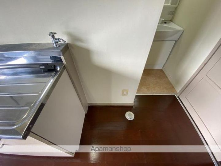 ヴィラナリー長尾 1号棟103の内装