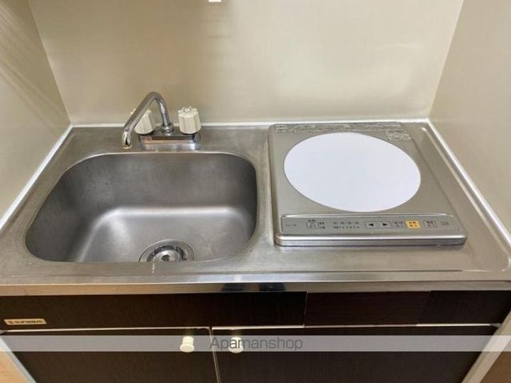 香川県高松市楠上町1丁目の賃貸マンションの内装