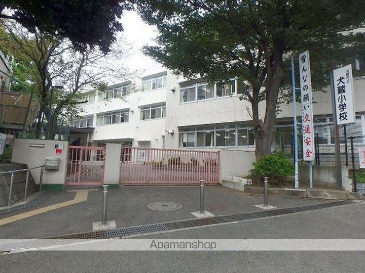 神奈川県川崎市宮前区犬蔵1丁目の賃貸マンションの周辺