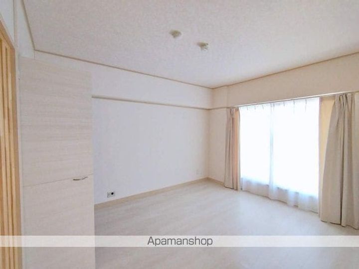 神奈川県横浜市青葉区新石川2丁目の賃貸マンションの内装