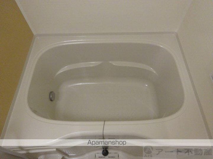 愛媛県伊予市下吾川の賃貸アパート106の風呂