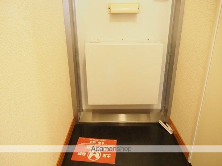 レオパレスナイアガラⅡ203の玄関