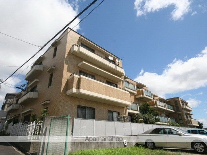 ヒルズコート刀根山の外観