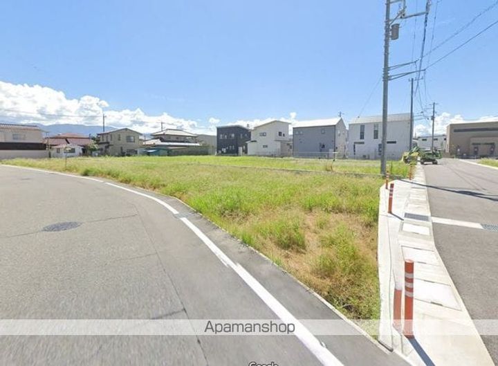 ヒカルサ甲府国母 イーストの外観