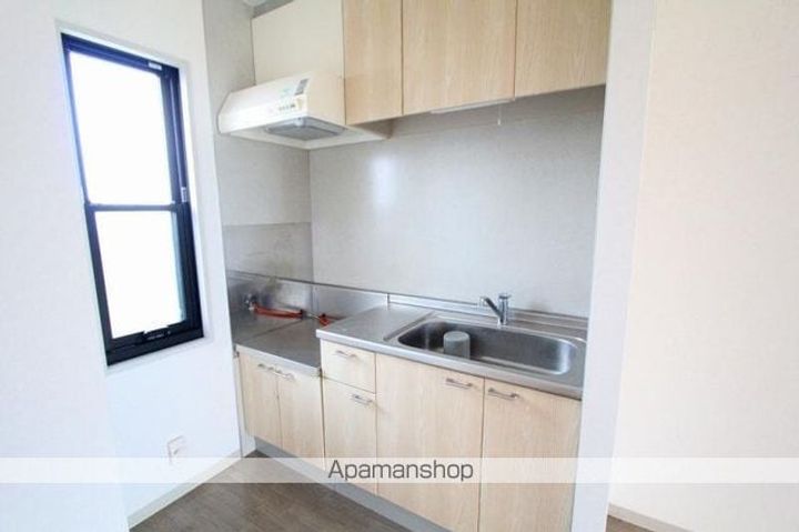 香川県高松市元山町の賃貸アパートのキッチン