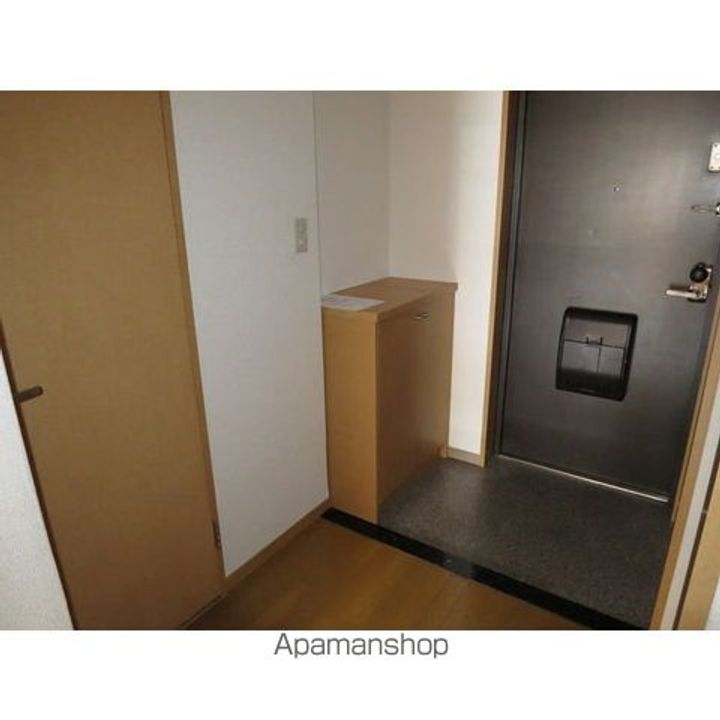 第3クインビルの玄関