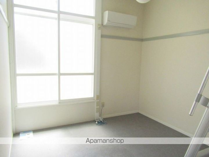 パークサイド室小路108の居間