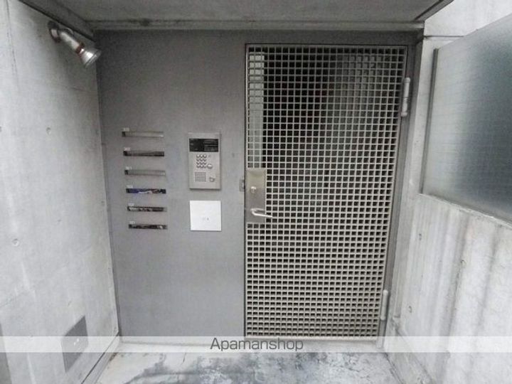 東京都新宿区矢来町の賃貸マンションの外観