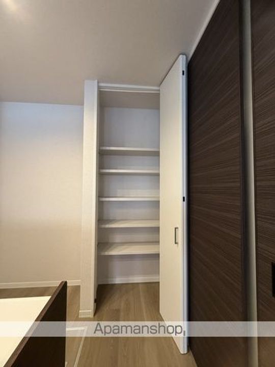 大阪府大阪市住之江区浜口東3丁目の賃貸マンションの内装