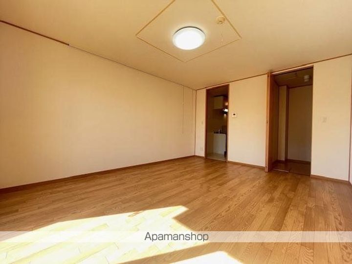 クレール皐103号室の居間