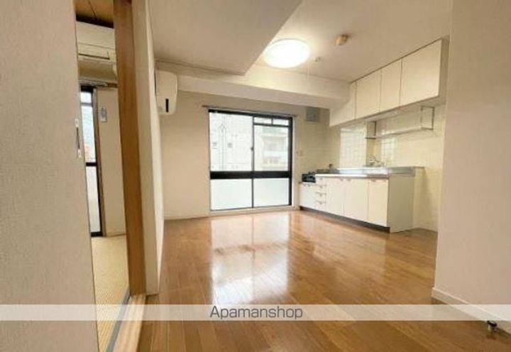 エクセル栗林の内装