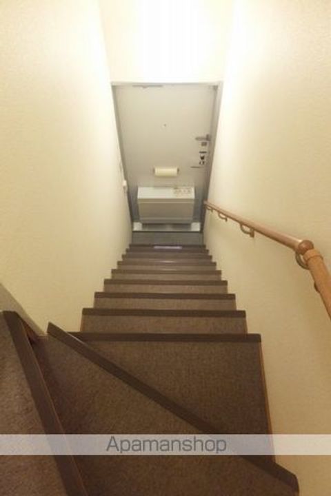 レオパレスグリーンプレイスの玄関