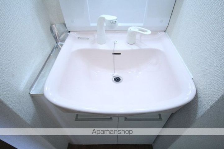 大阪府豊中市螢池東町1丁目の賃貸マンションの内装