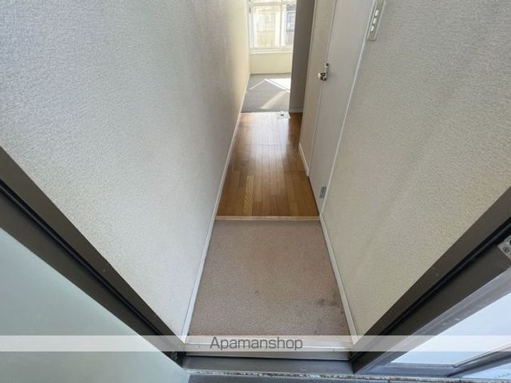 ソレーユ205の玄関