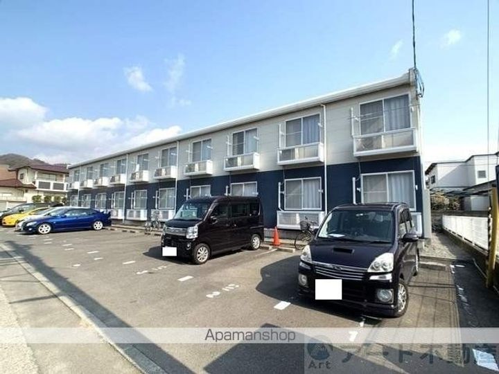 レオパレスフローラ湯築104の外観