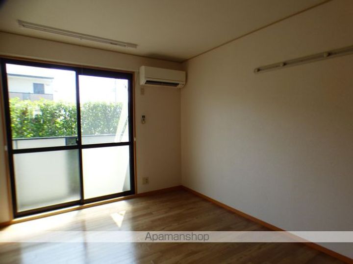 セジュール上ノ山 A棟の居間